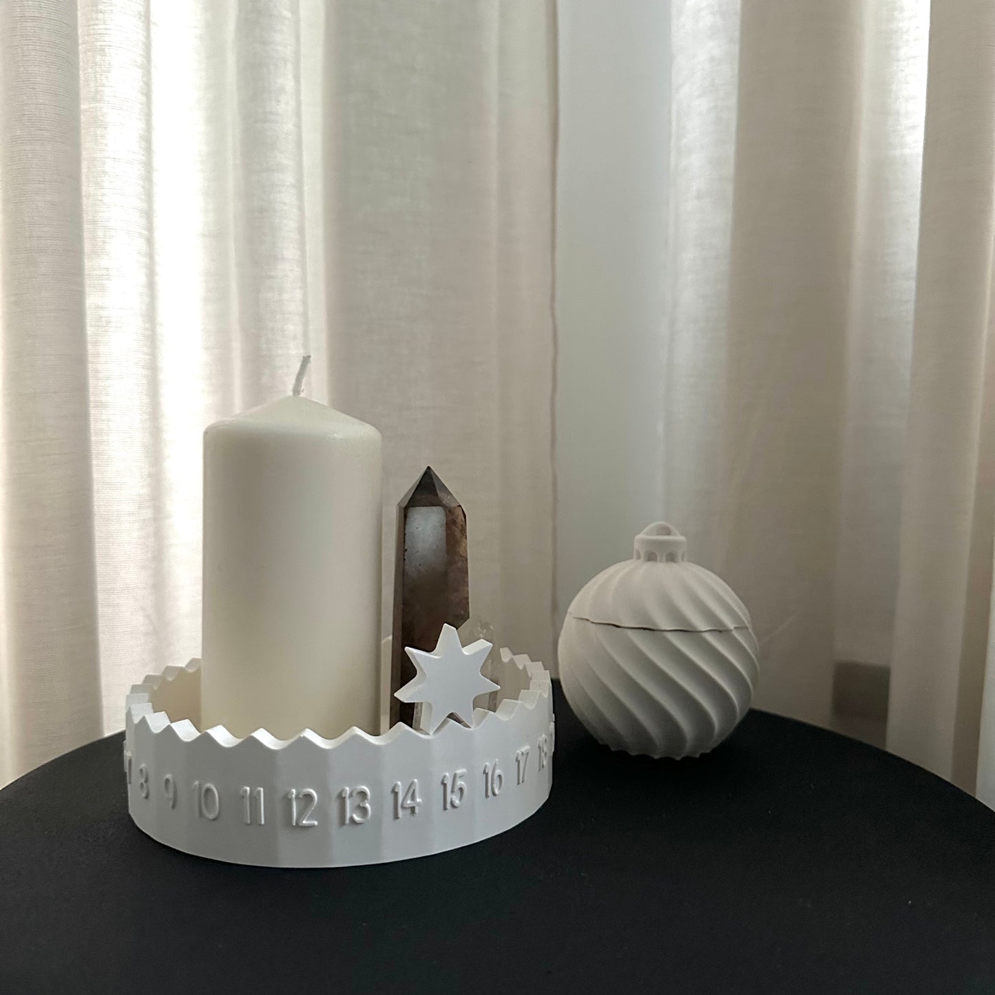 Minimalistischer Adventskalender „Nordic Countdown“ - handgegossen, schiebbarer Stern, moderner Adventskranz | moin Home vibes
