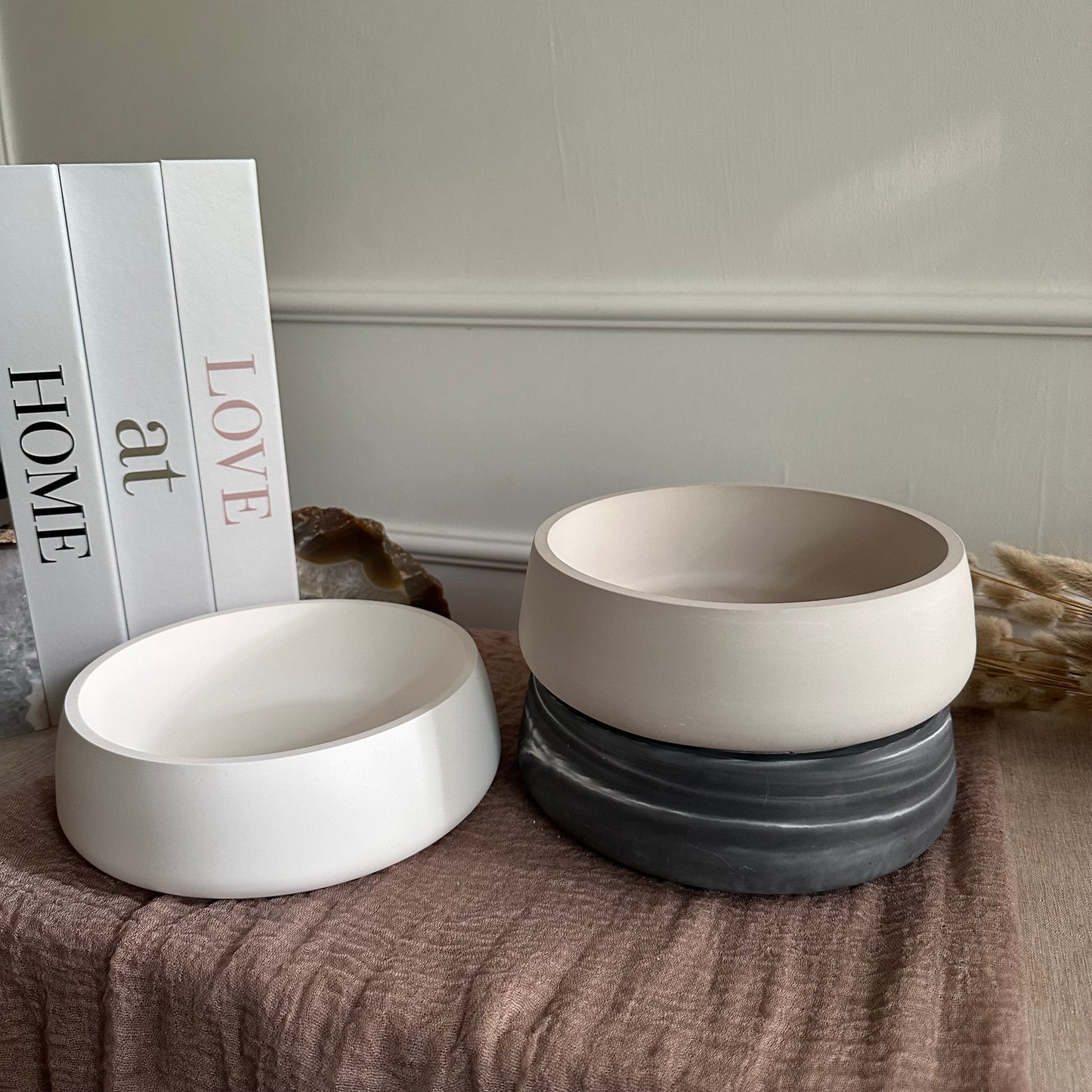 Round Minimalist Bowl – Handgemachte Design-Schale · Modernes Interior-Piece