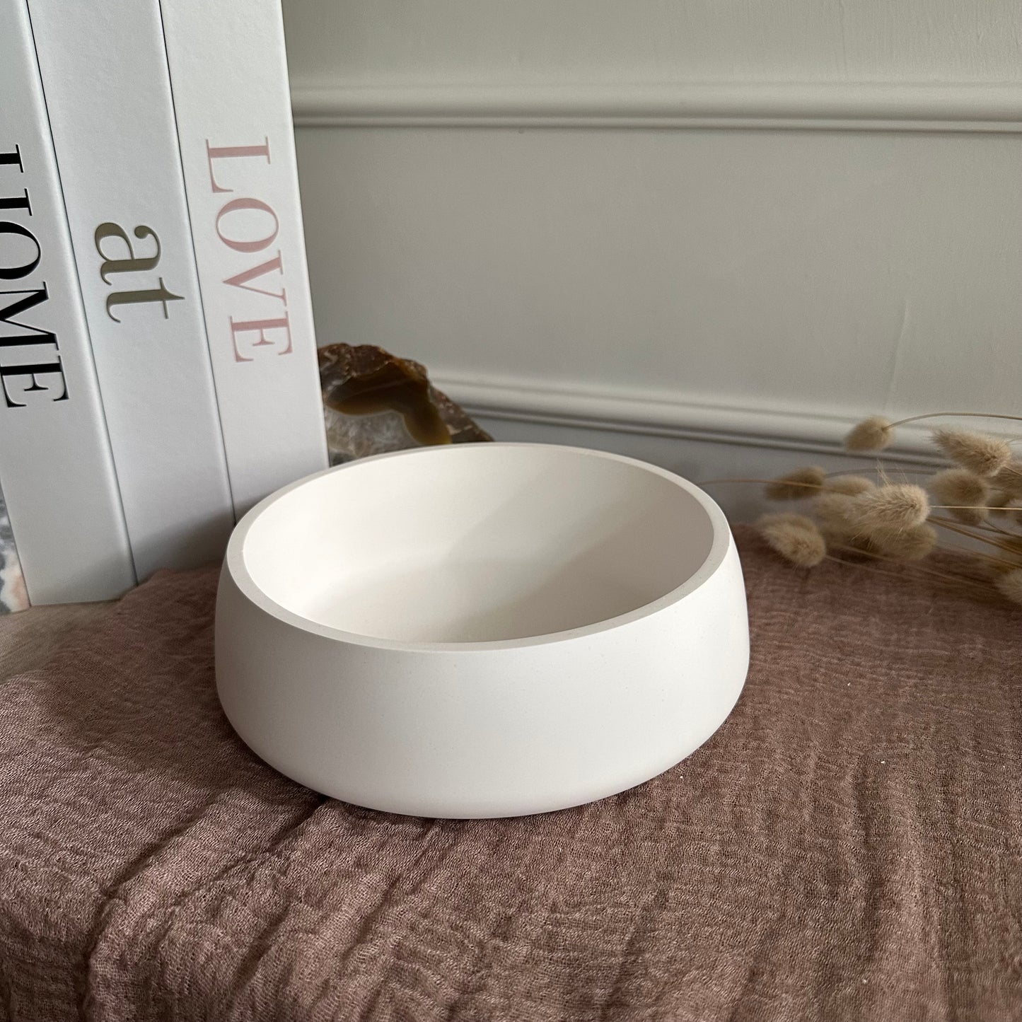 Round Minimalist Bowl – Handgemachte Design-Schale · Modernes Interior-Piece