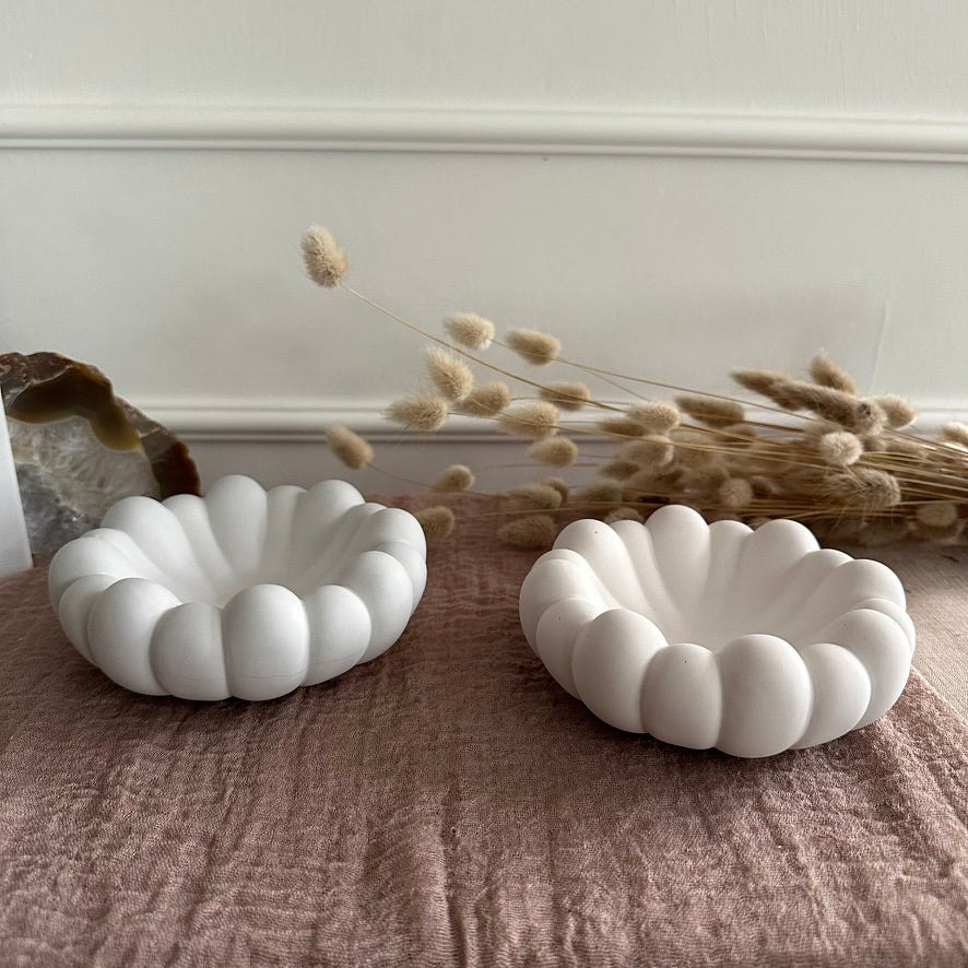 Cloud Bowl – runde Schale mit organischer Form | handgegossen & versiegelt | moin home vibes
