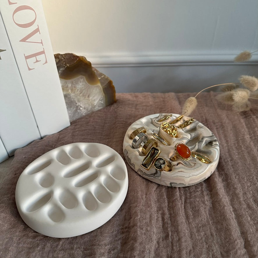 Heimathafen – Ringschale · Handgemachte Schmuckablage mit Vertiefungen