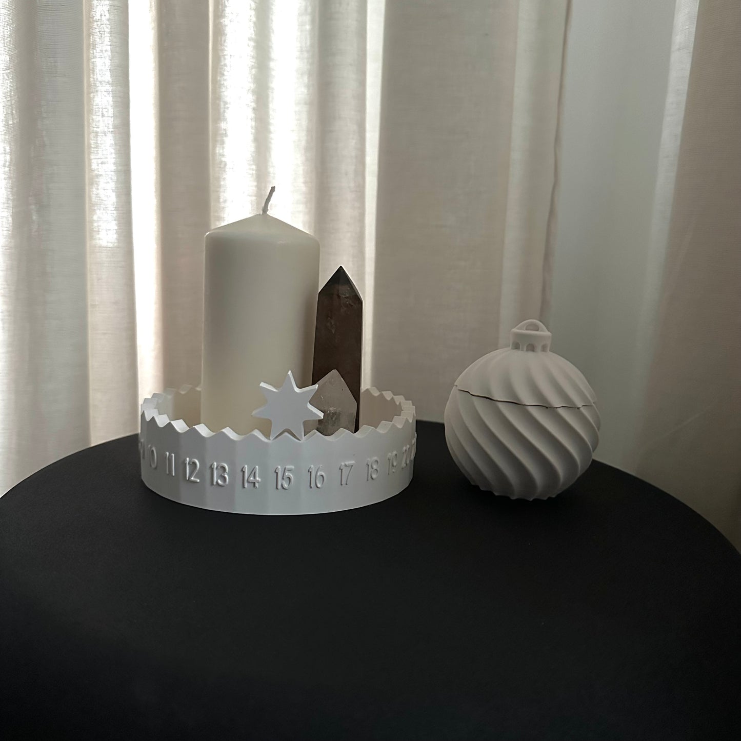 Minimalistischer Adventskalender „Nordic Countdown“ - handgegossen, schiebbarer Stern, moderner Adventskranz | moin Home vibes