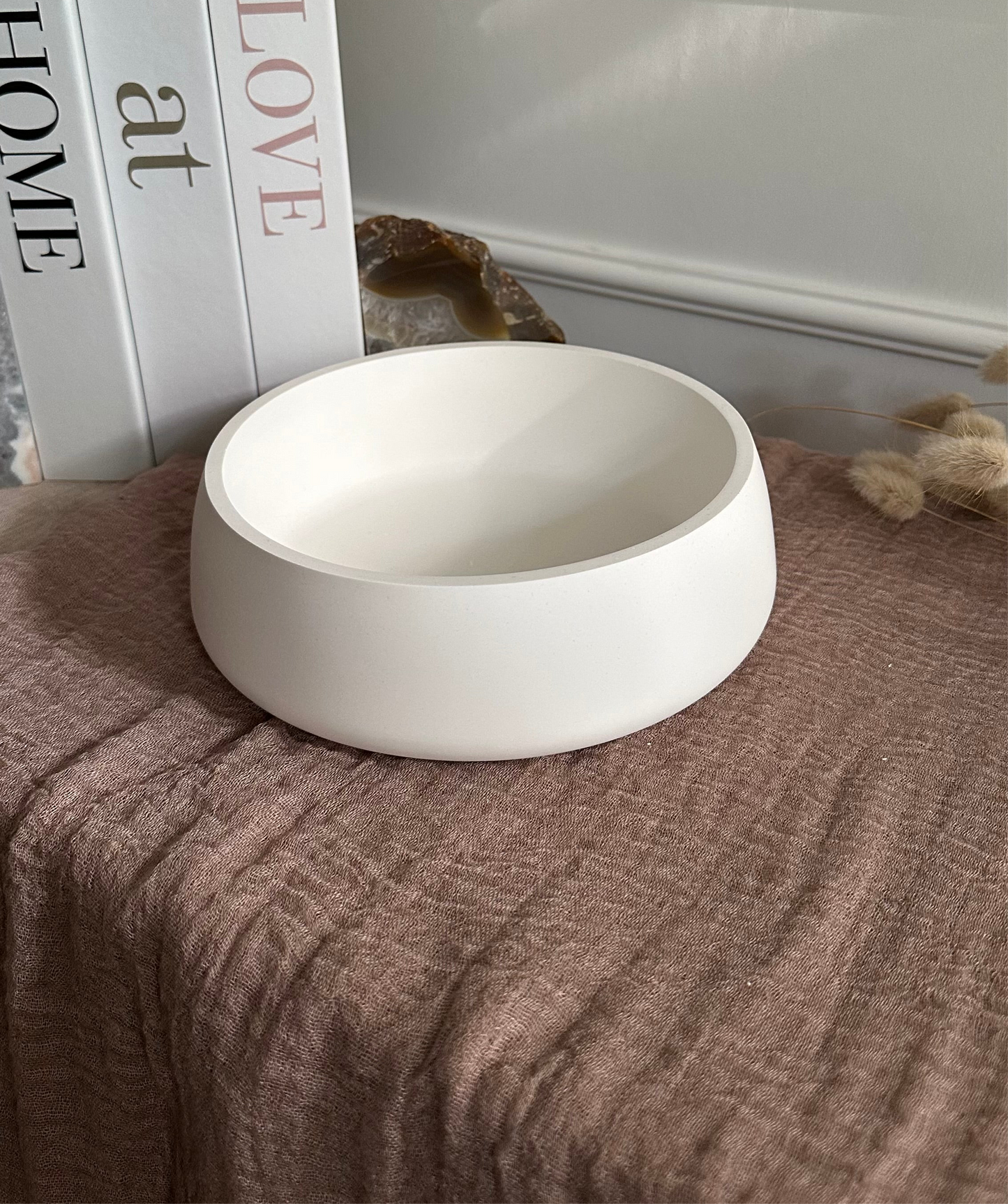 Round Minimalist Bowl – Handgemachte Design-Schale · Modernes Interior-Piece