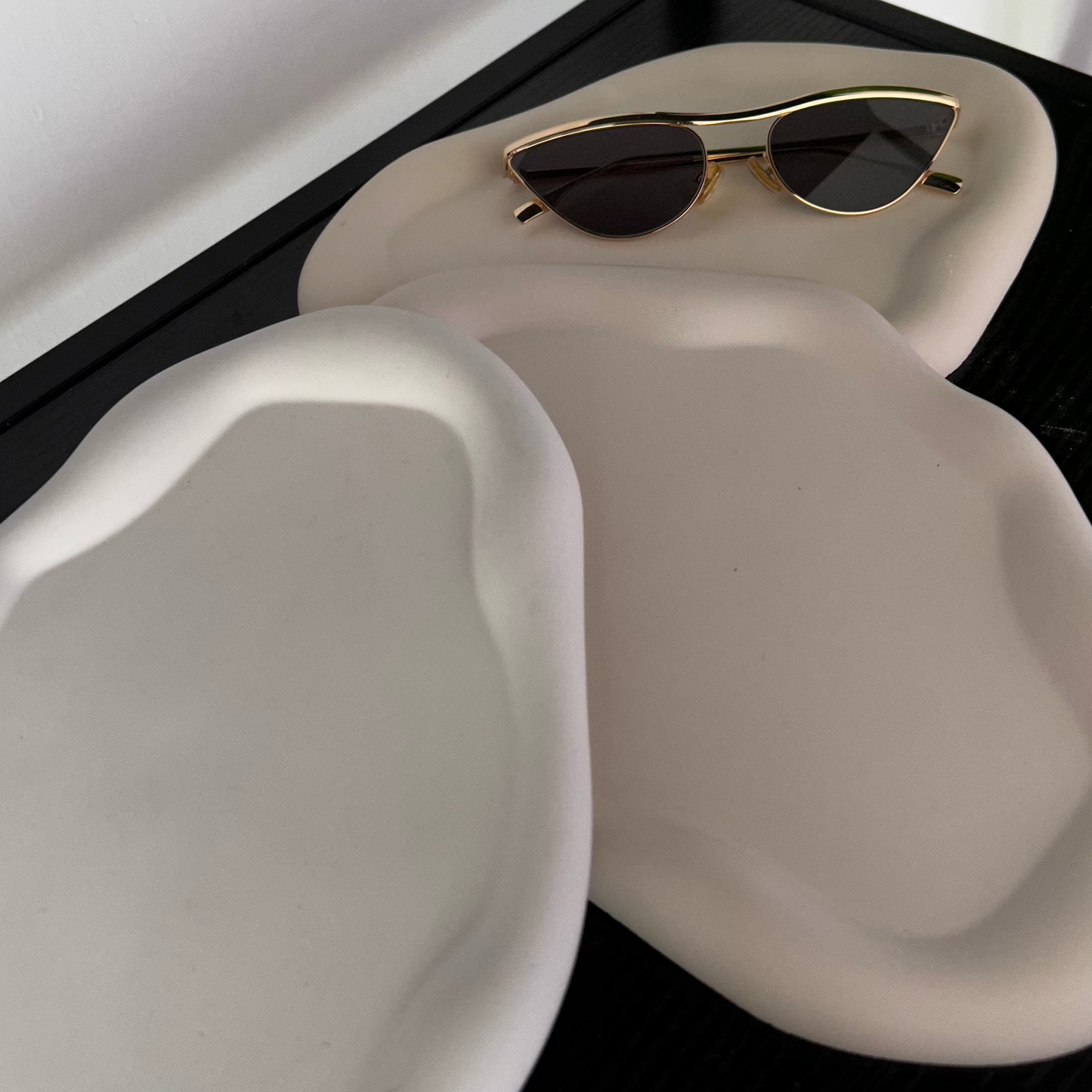 Wavy Tray – Organisches Design-Tablett · Handgemachtes Unikat im Wellen-Look